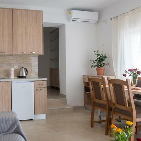 Apartments Tri Mora Ražanac Buitenkant foto
