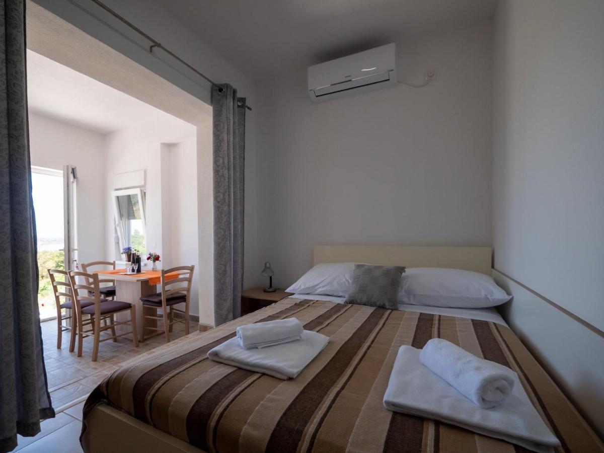 Apartments Tri Mora Ražanac Buitenkant foto