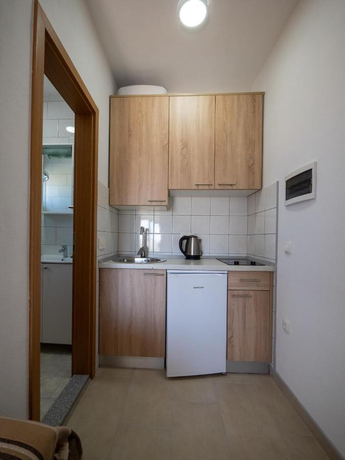 Apartments Tri Mora Ražanac Buitenkant foto