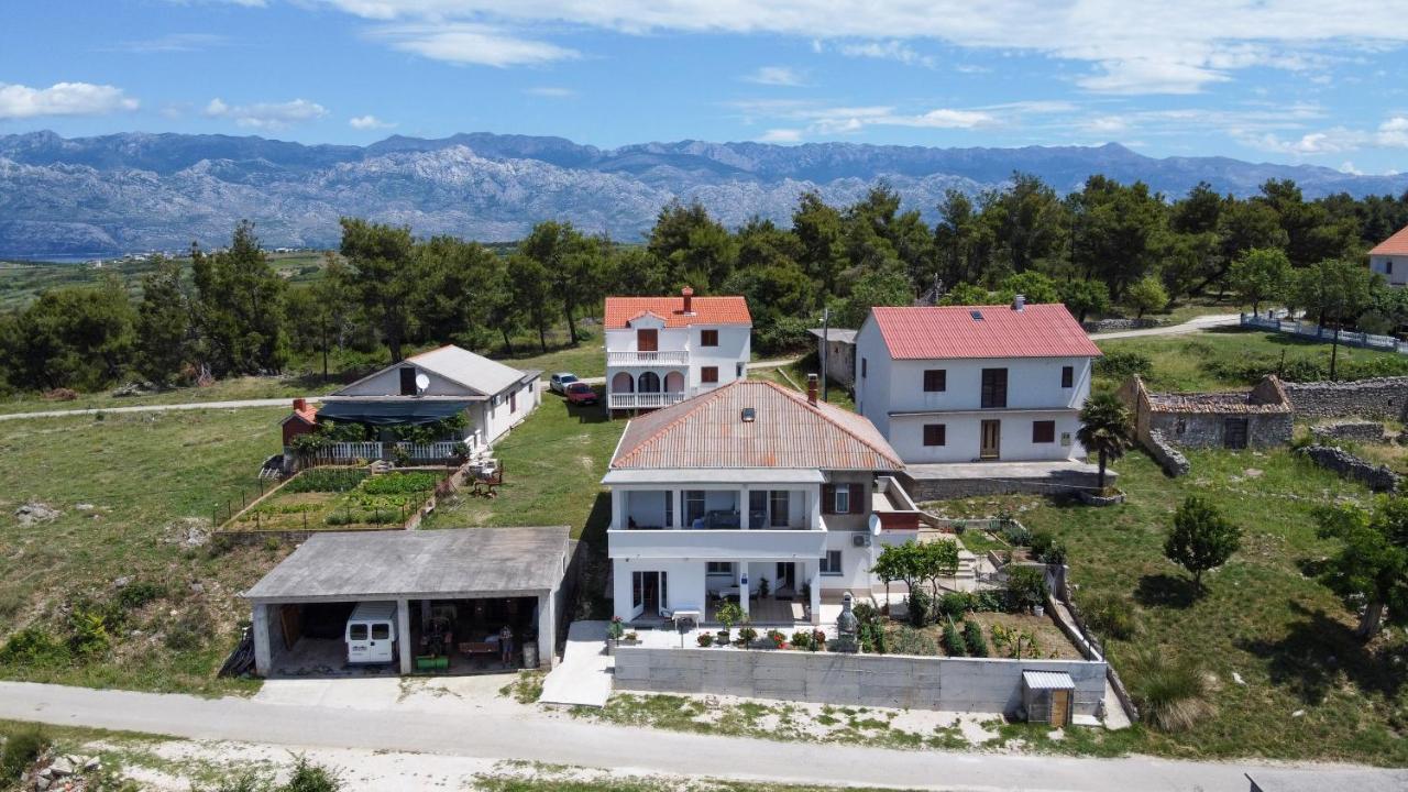 Apartments Tri Mora Ražanac Buitenkant foto
