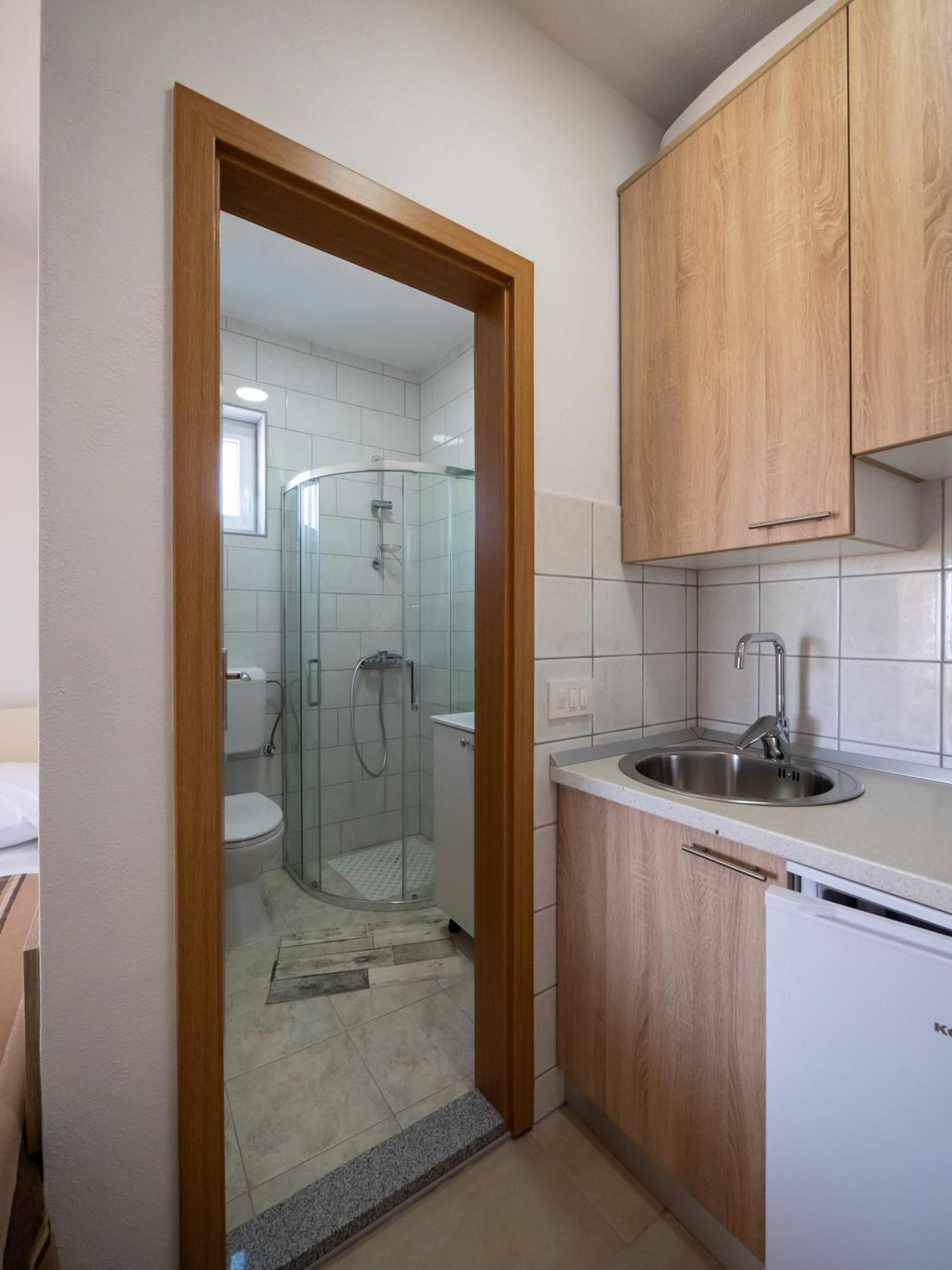 Apartments Tri Mora Ražanac Kamer foto